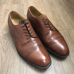 Men’s Johnston & Murphy chestnut brown shoes